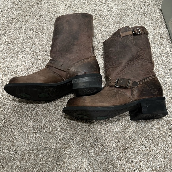 Frye Engineer 12”R Smoke size 6.5 - Picture 5 of 7